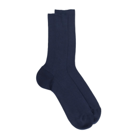 Blaue Dore Dore-Socken aus schottischem Garn, speziell für empfindlliche Beine.