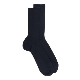 Blaue Dore Dore-Socken aus schottischem Garn, speziell für empfindlliche Beine.