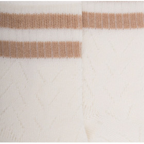Kinder Socken aus Baumwolle mit Lochmuster und gestreiftem Kontrastbündchen - Creme/Sand | Doré Doré