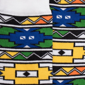 Herren Socken aus Baumwolle mit bunten Tribal Muster - Weiß | Doré Doré