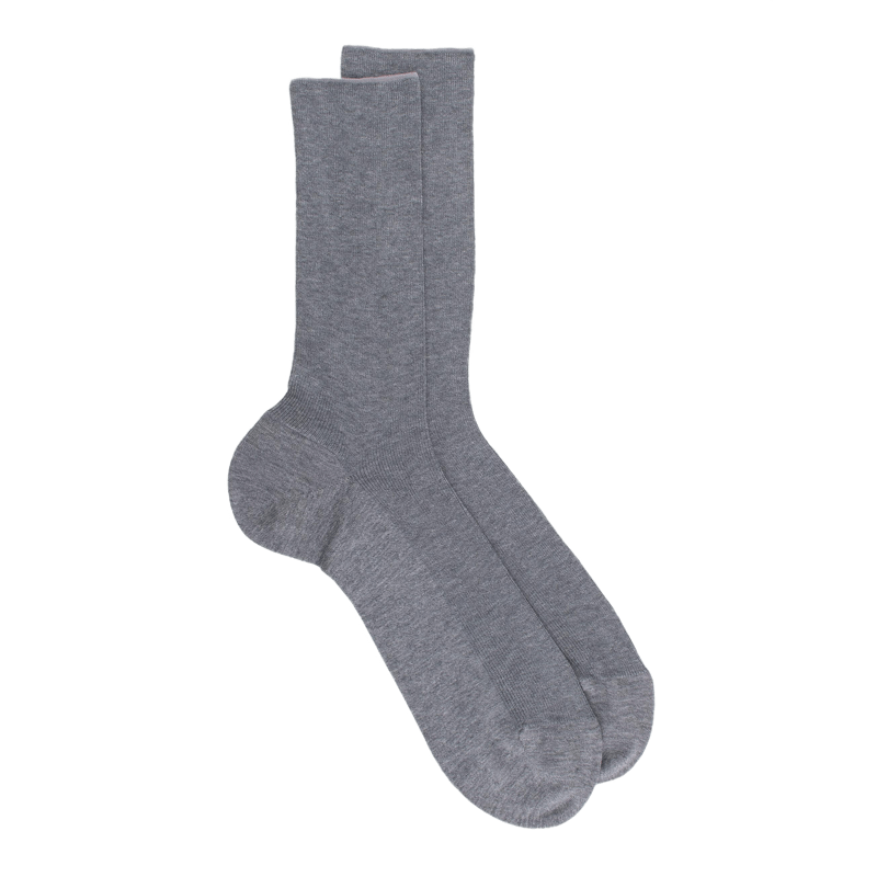 Mittelgraue Dore Dore-Socken aus schottischem Garn, speziell für empfindlliche Beine.